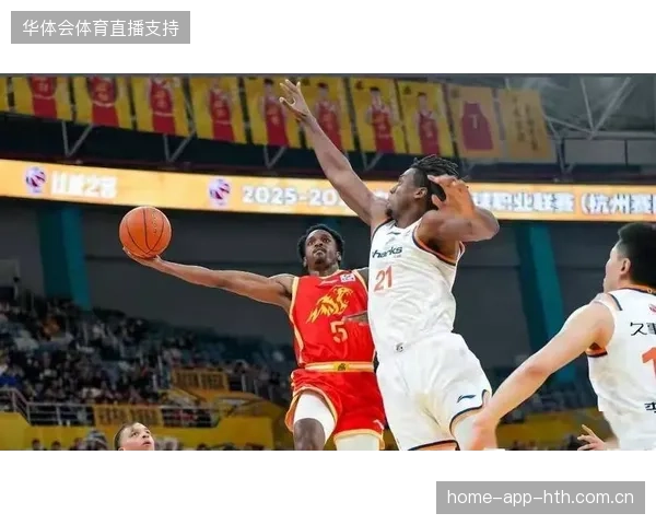 胡金秋联手塔克合砍52分,广厦队在主场强硬扳回一城避免被横扫 胡金秋联手塔克合砍52分,广厦队在主场强硬扳回一城避免被横扫